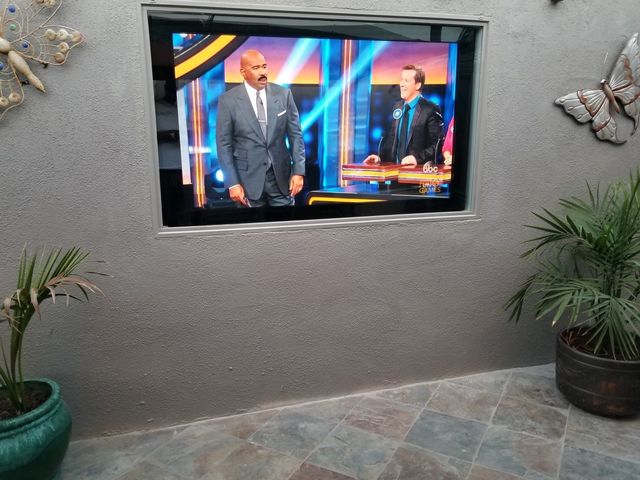 Outdoor TVs by Dr. Gadget