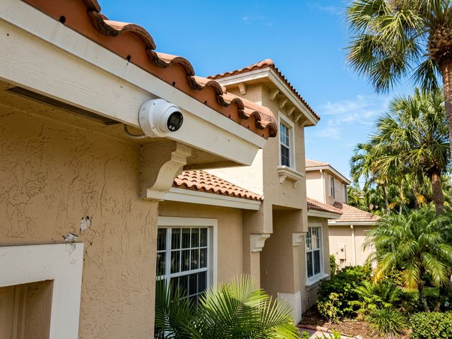 Home Security Cameras by Securitech1